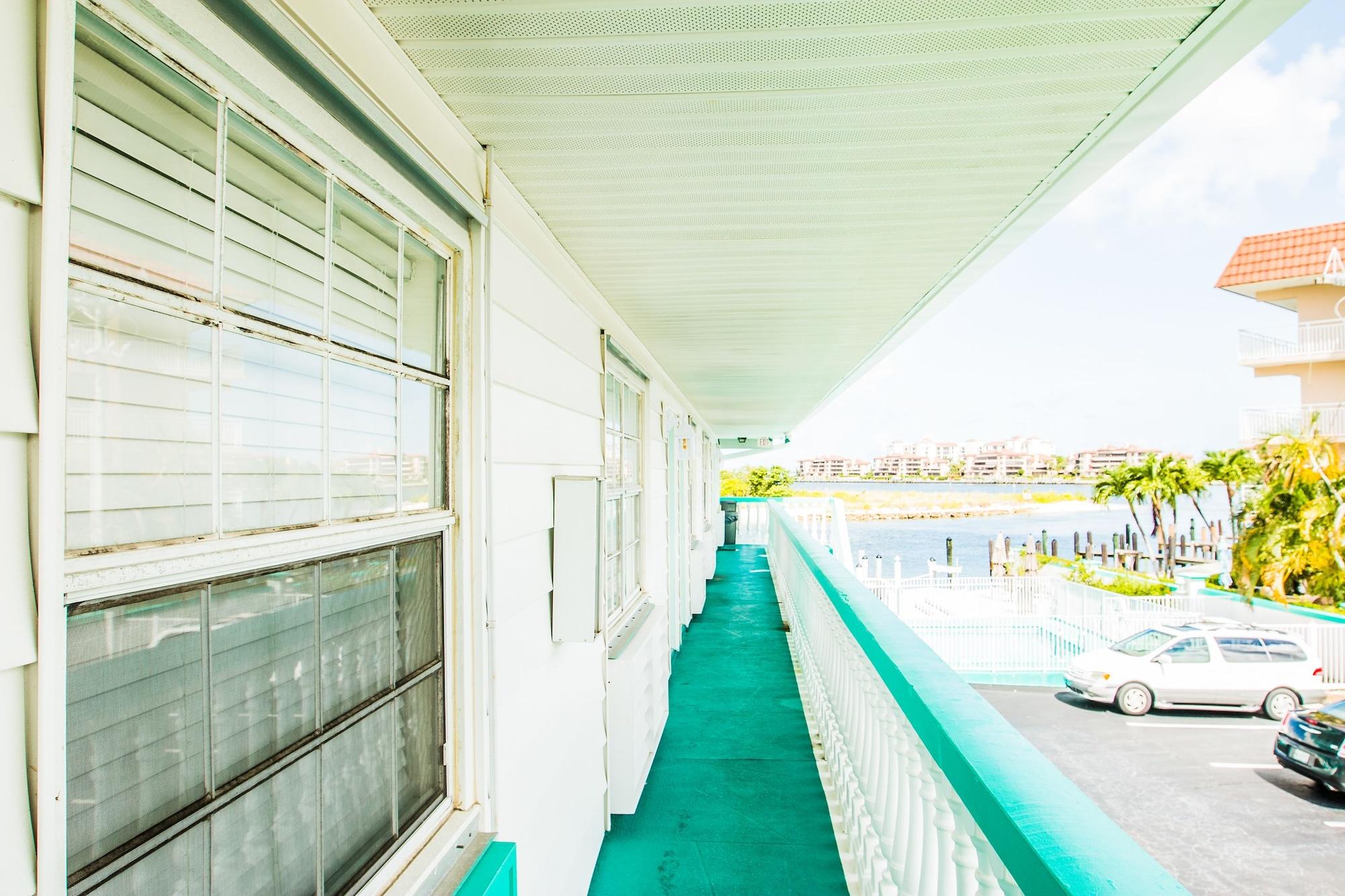 The Boathouse Motell Marco Island Exteriör bild